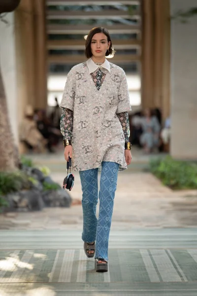 Look 35